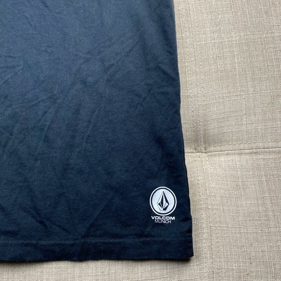 Volcom Munich shirt. - Picture 4 of 5
